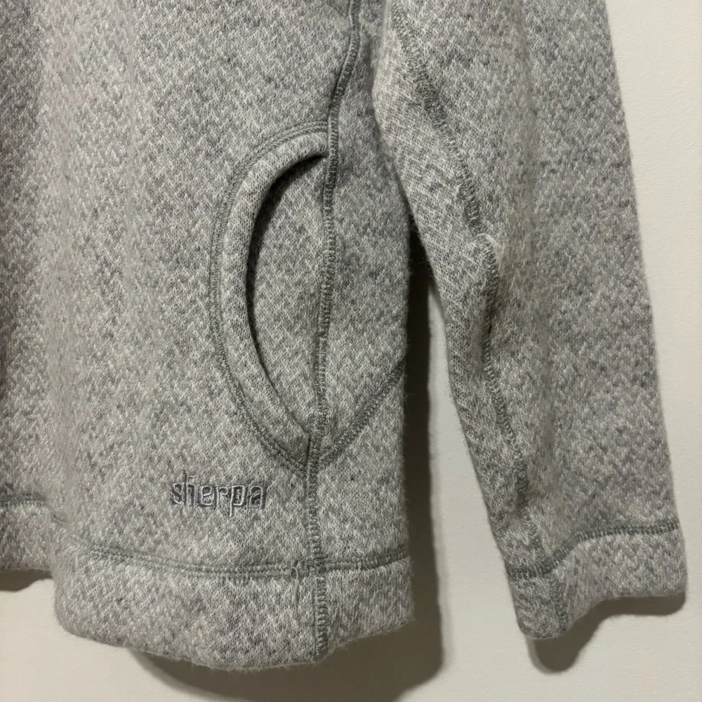 Sherpa Adventure Gear Hiking Pullover Top 1/4 Button Size Small Long Sleeve Wool